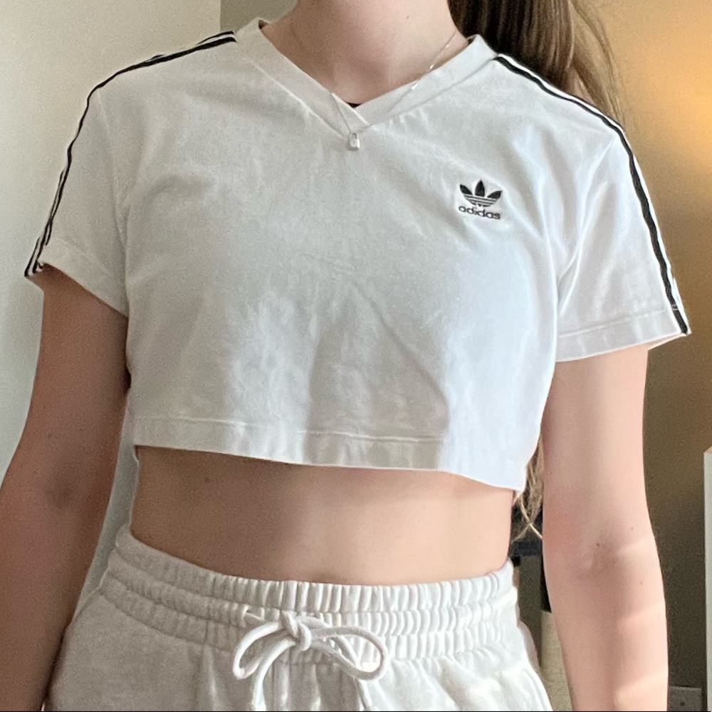Cropped Adidas T-Shirt